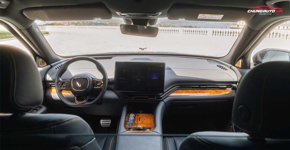 Khoang nội thất Lạc Hồng 900 LX
