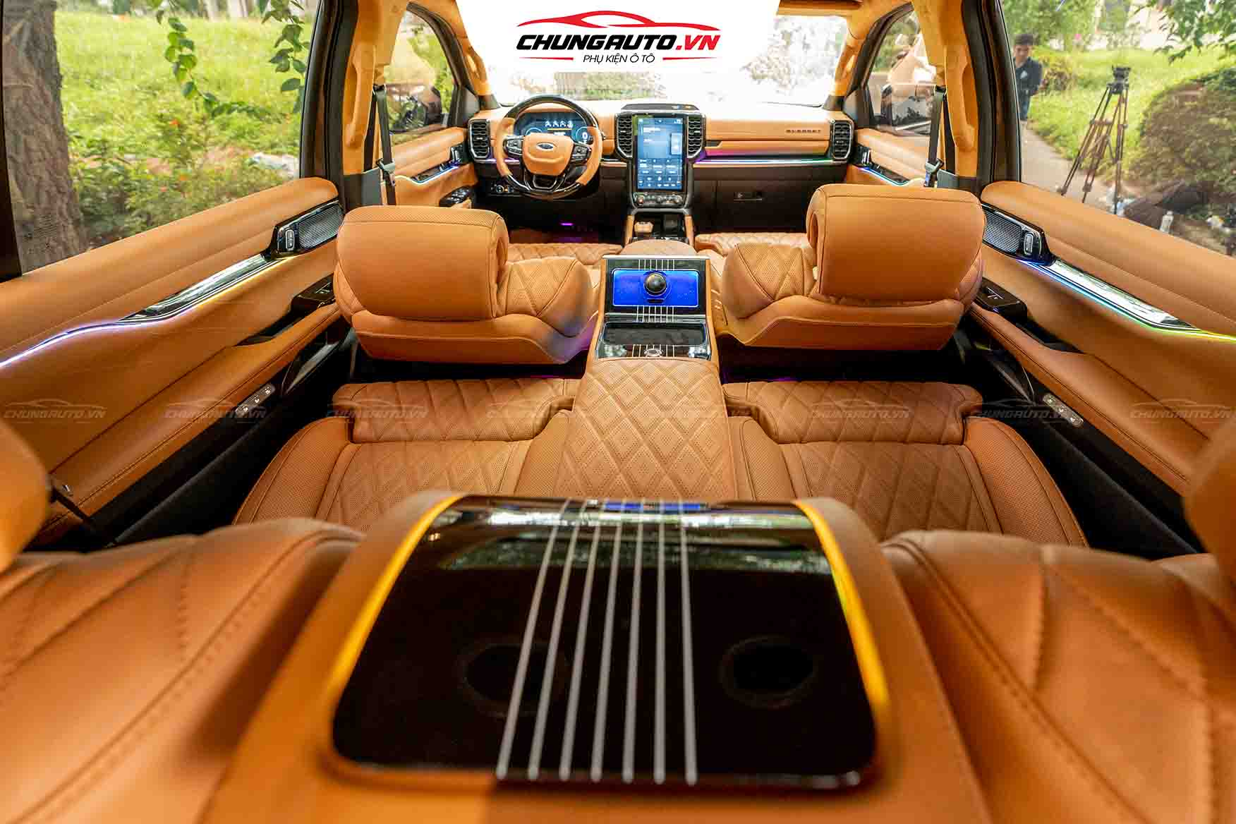 Bọc ghế da Nappa cho Ford Everest tại ChungAuto