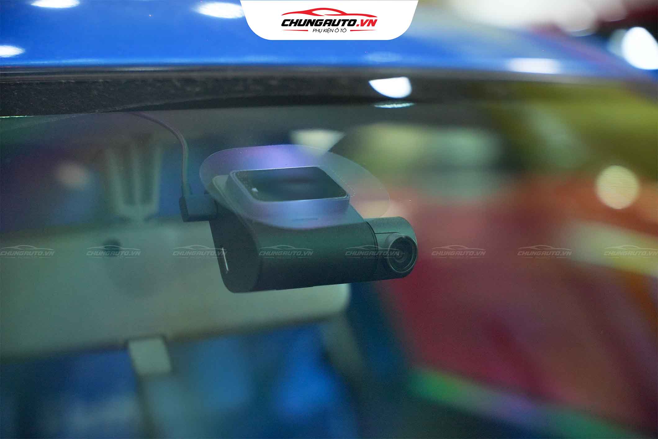 Camera hành trình Xiaomi 70Mai A510 trên Ford Everest