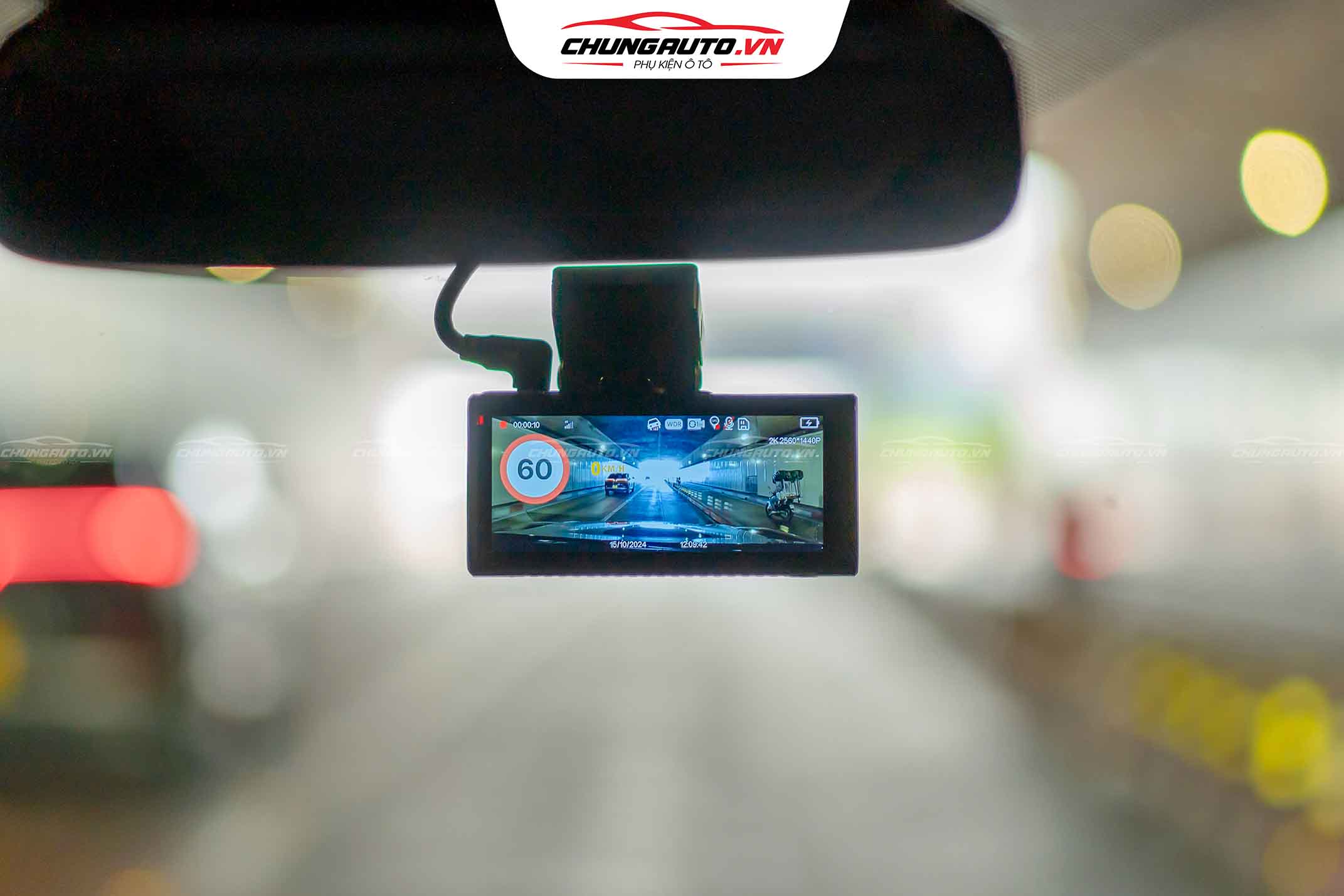 Camera hành trình Vietmap M2 lắp trên Ford Everest