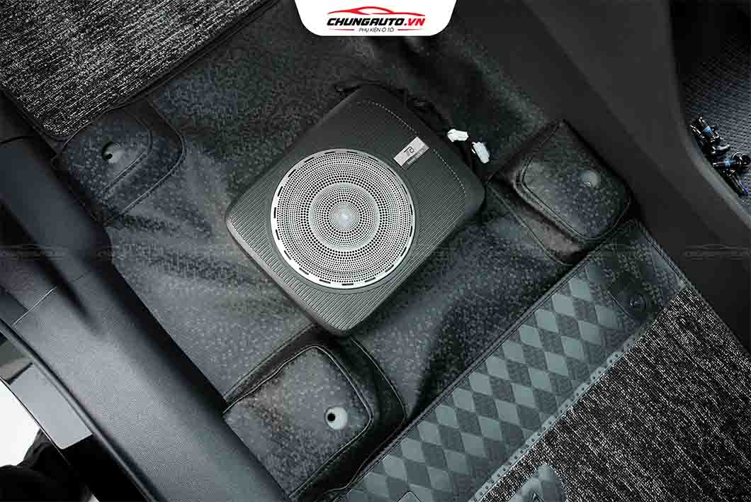 Độ loa sub cho Vinfast Limo Green