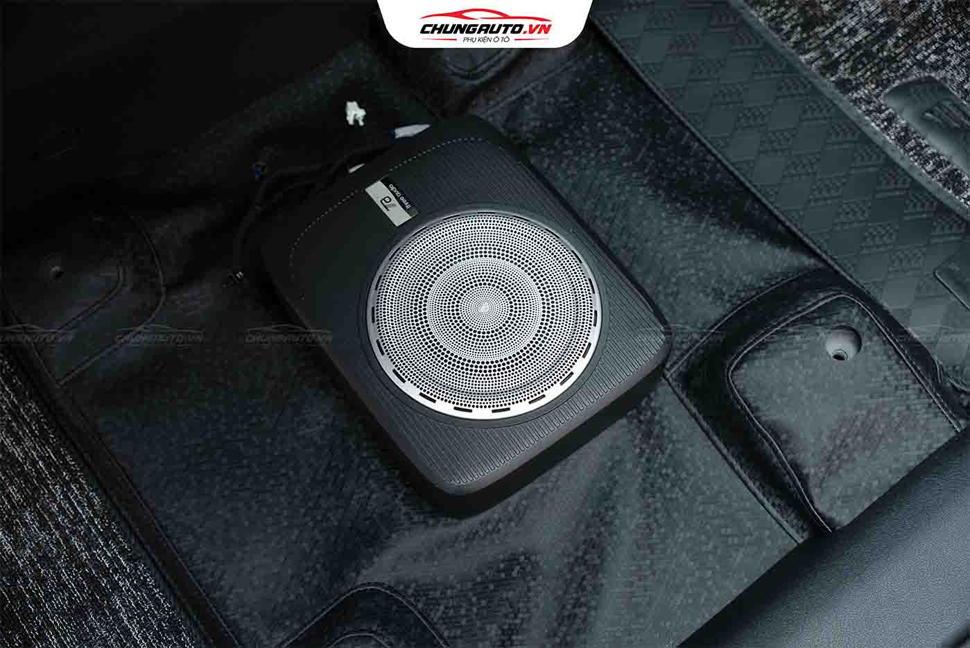 Độ loa sub cho Vinfast Limo Green