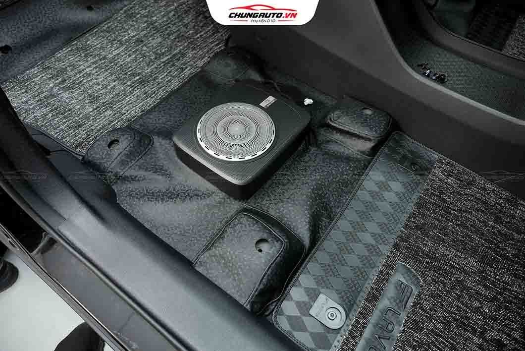 Độ loa sub điện cho Vinfast Limo Green